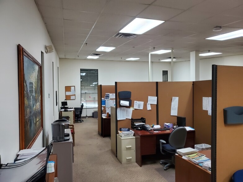 More Photos Of 12450 Automobile Blvd, Clearwater Warehouse For Sale