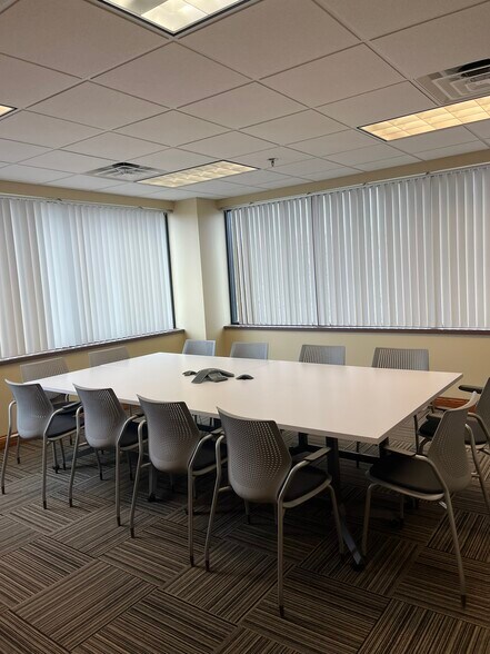 More Photos Of 4500 Brooktree Rd, Wexford Medical For Lease