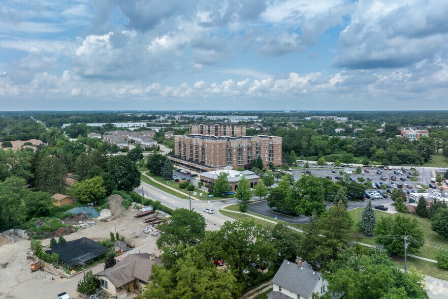 More Photos Of 1255 Town Center Rd, Vernon Hills Apartments For Lease