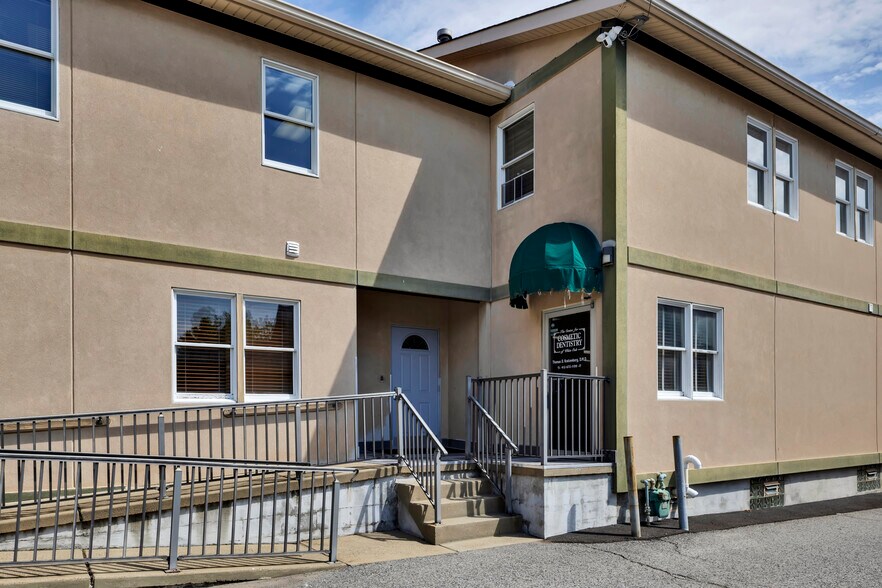 More Photos Of 1532 Lincoln Way, White Oak Medical For Lease