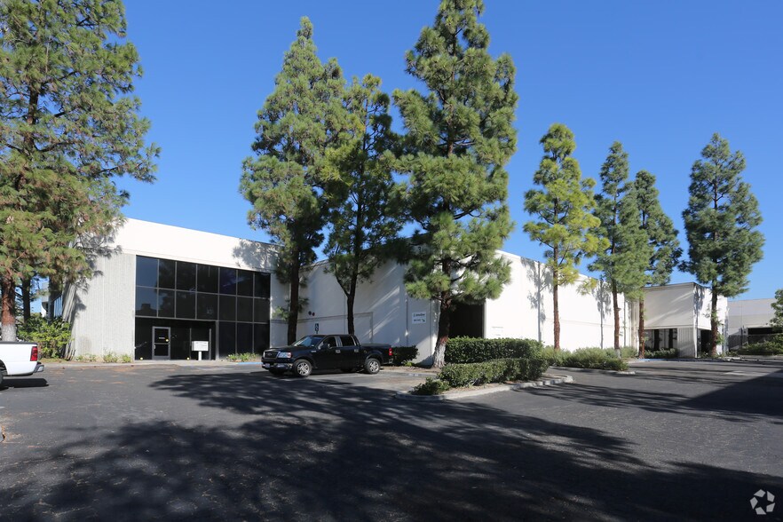 Primary Photo Of 3 Chrysler, Irvine Warehouse For Sale