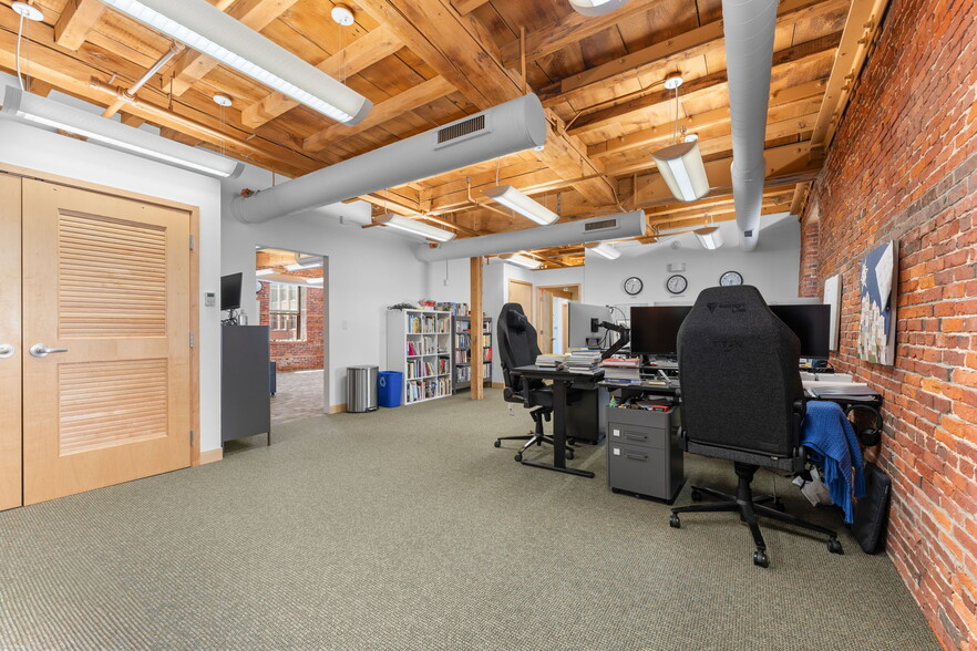 More Photos Of 40R Merrimac St, Newburyport Loft Creative Space For Lease