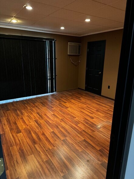 More Photos Of 5350 Strohm Ave, North Hollywood Manufacturing For Lease