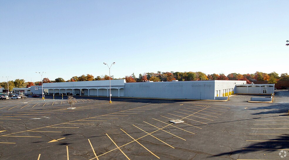 More Photos Of 3506-3530 Henry St, Muskegon Unknown For Lease