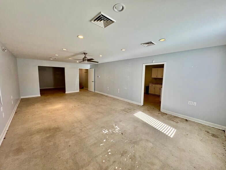 More Photos Of 6190 Old Mendenhall Rd, High Point Warehouse For Lease