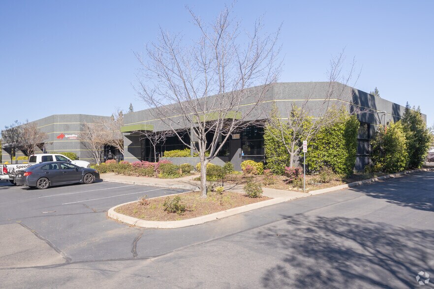 More Photos Of 3039 Kilgore Rd, Rancho Cordova Flex For Lease