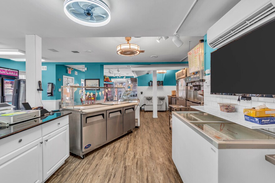 More Photos Of 59 N Main St, Manahawkin Freestanding For Sale