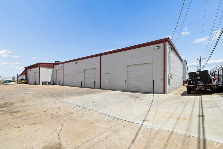 More Photos Of 7682 E 46th Pl, Tulsa Auto Dealership For Lease