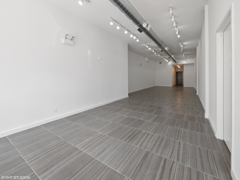 More Photos Of 2901-2911 N Clark St, Chicago Storefront Retail Residential For Lease