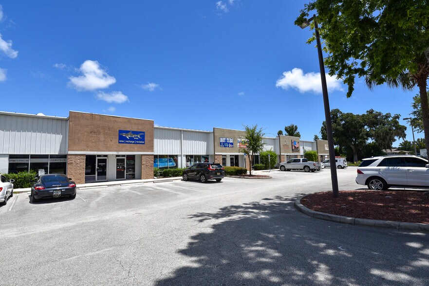 More Photos Of 1757 N Nova Rd, Daytona Beach General Retail For Lease