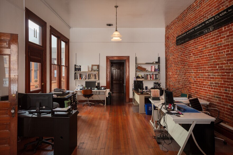 More Photos Of 826-836 5th Ave, San Diego General Retail For Lease