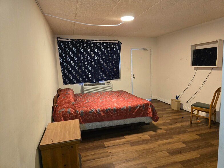 More Photos Of 7621 S Cottage Grove Ave, Chicago Hotel For Sale