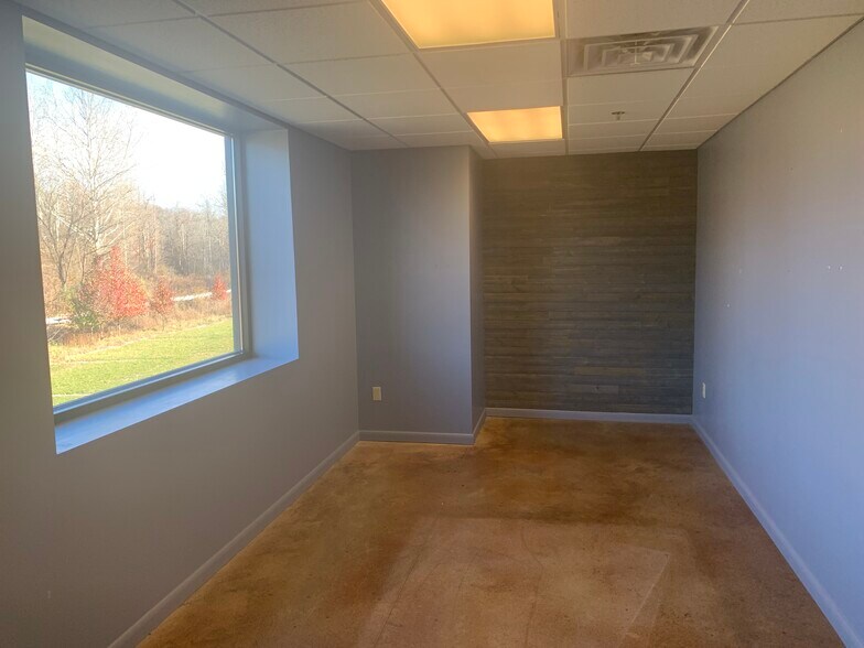 More Photos Of 4491 School Rd S, Murrysville Freestanding For Lease