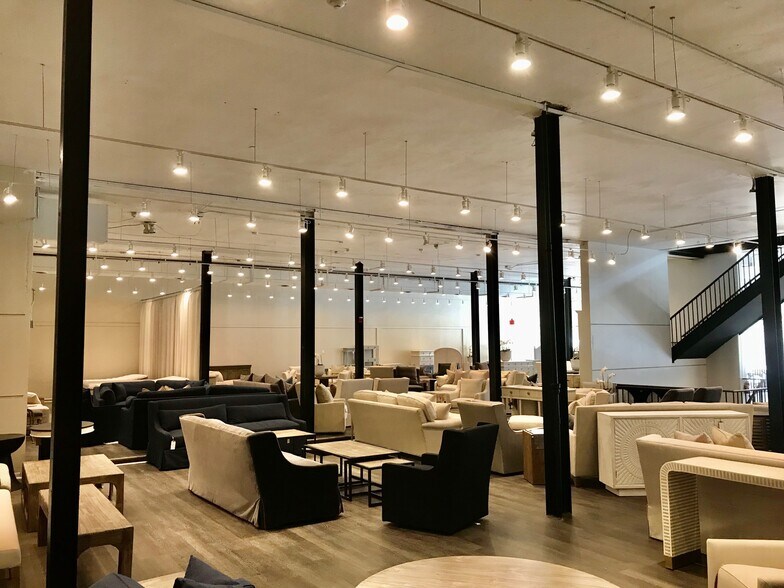 More Photos Of 156 S Main St, High Point General Retail For Lease