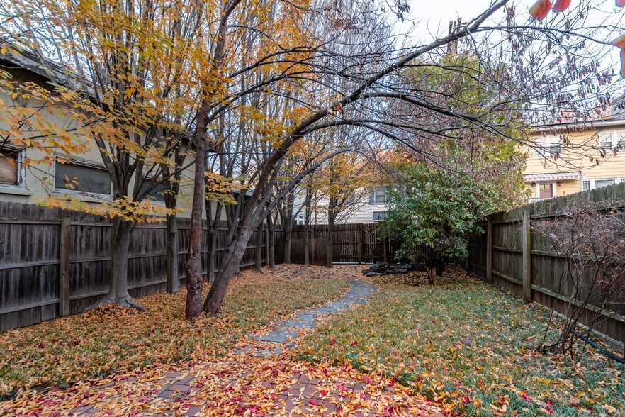 More Photos Of 24 N Main St, Lambertville Office For Sale