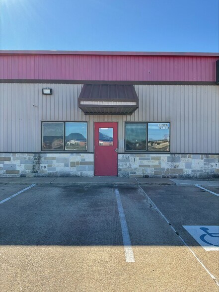 More Photos Of 11990 Old Wellborn Rd, College Station Self Storage For Lease