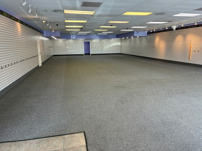 More Photos Of 1122-1124 E Ridge Rd, Rochester General Retail For Sale