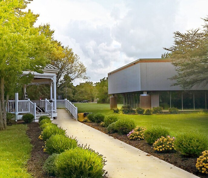 More Photos Of 3231 State Route 27, Franklin Park Freestanding For Sale