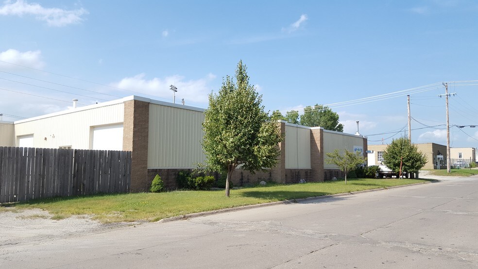 More Photos Of 1756 E Ave NE, Cedar Rapids Warehouse For Lease