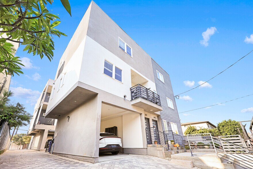 More Photos Of 146 Rosemont Ave, Los Angeles Apartments For Sale