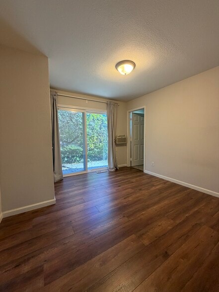 More Photos Of 1874 Villa St, Mountain View Office Residential For Lease
