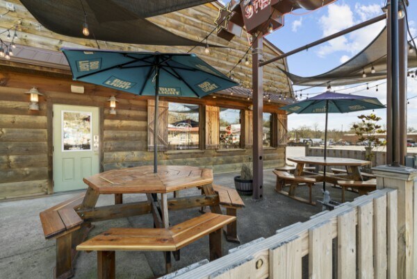 More Photos Of 601 N 1st St, Pulaski Restaurant For Sale