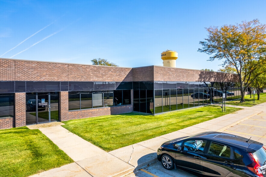 More Photos Of 4500-4570 114th St, Urbandale Flex For Lease