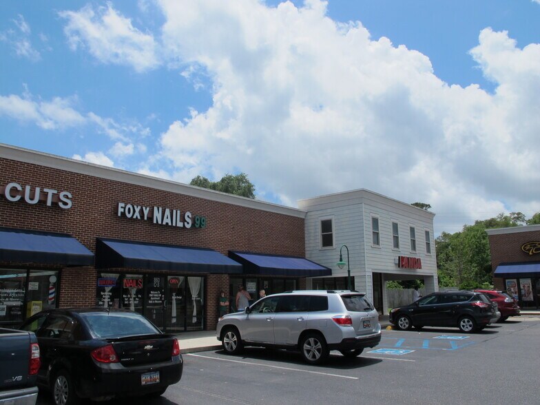 More Photos Of 860 Parris Island Gtwy, Beaufort General Retail For Lease