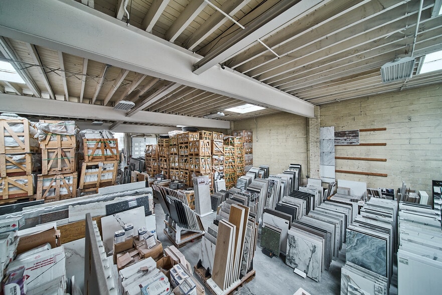 More Photos Of 2100 Jericho Tpke, Garden City Park Warehouse For Lease