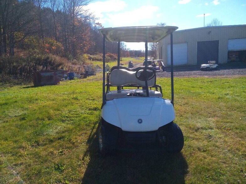 More Photos Of 224 Michael Ln, New Berlin Racetrack For Sale