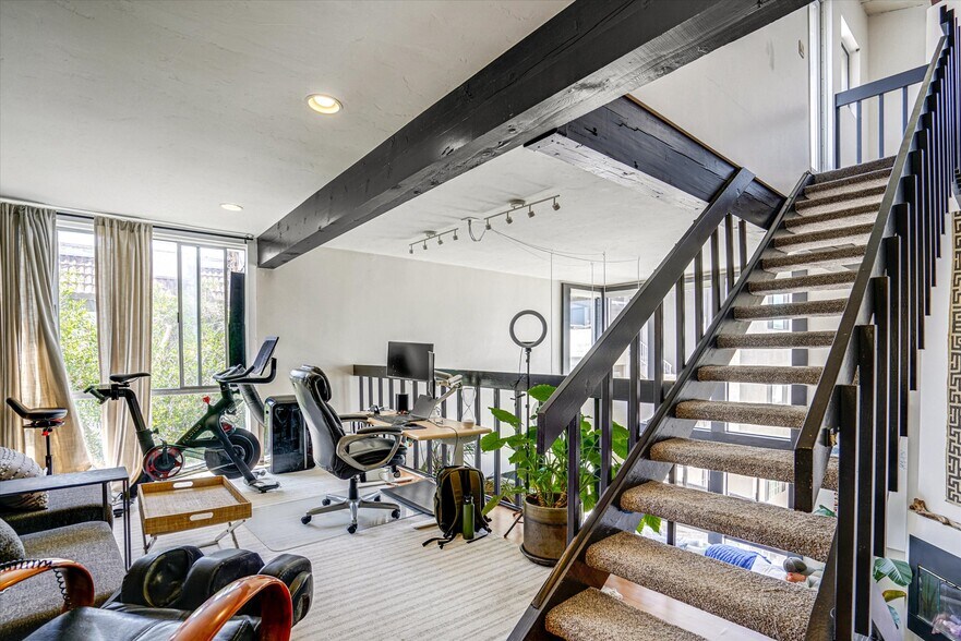 More Photos Of 14 Mast, Marina Del Rey Apartments For Sale