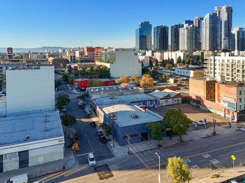 More Photos Of 1421 S Hill St, Los Angeles Warehouse For Lease
