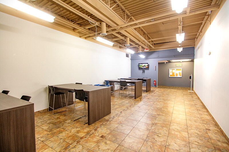 More Photos Of 1200 Internationale Pky, Woodridge Office For Lease