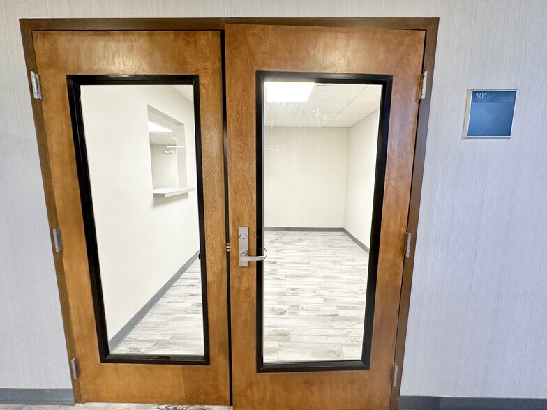 More Photos Of 9245 Calumet Ave, Munster Office For Lease