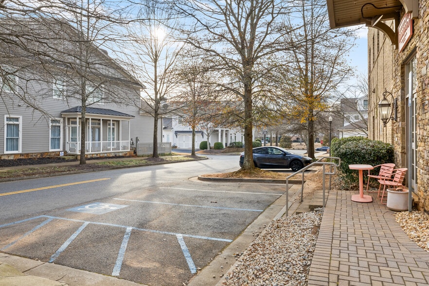 More Photos Of 12540 Broadwell Rd, Alpharetta Storefront Retail Office For Lease