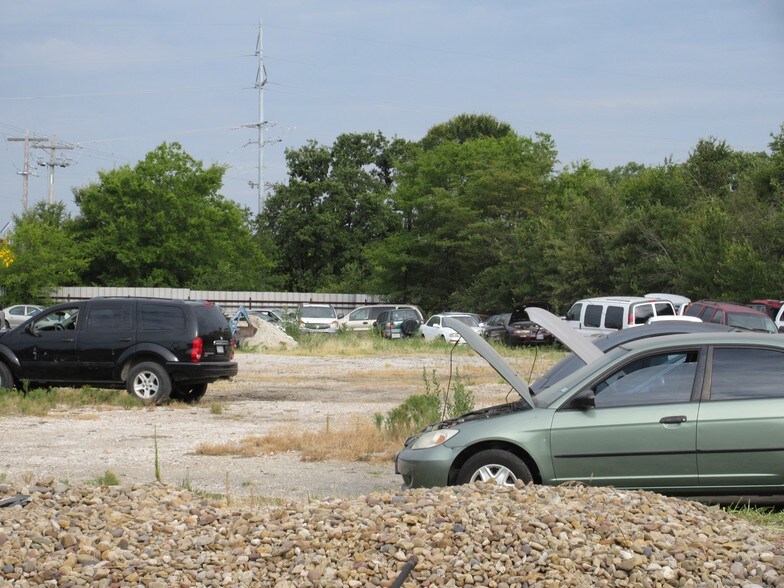 More Photos Of 2211 State Highway 69 S, Greenville Auto Repair For Lease
