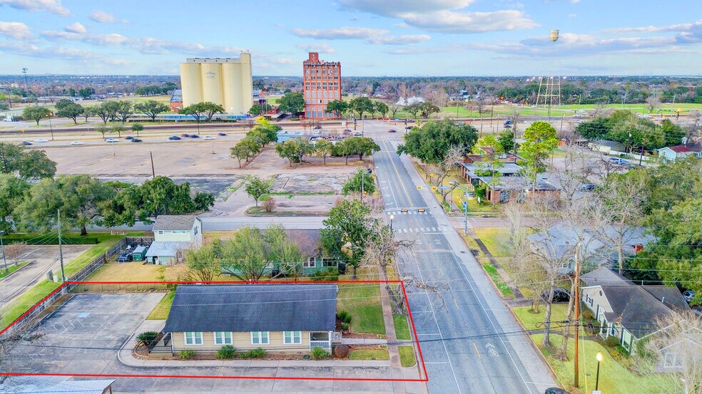 More Photos Of 206 Brooks St, Sugar Land Office Residential For Sale