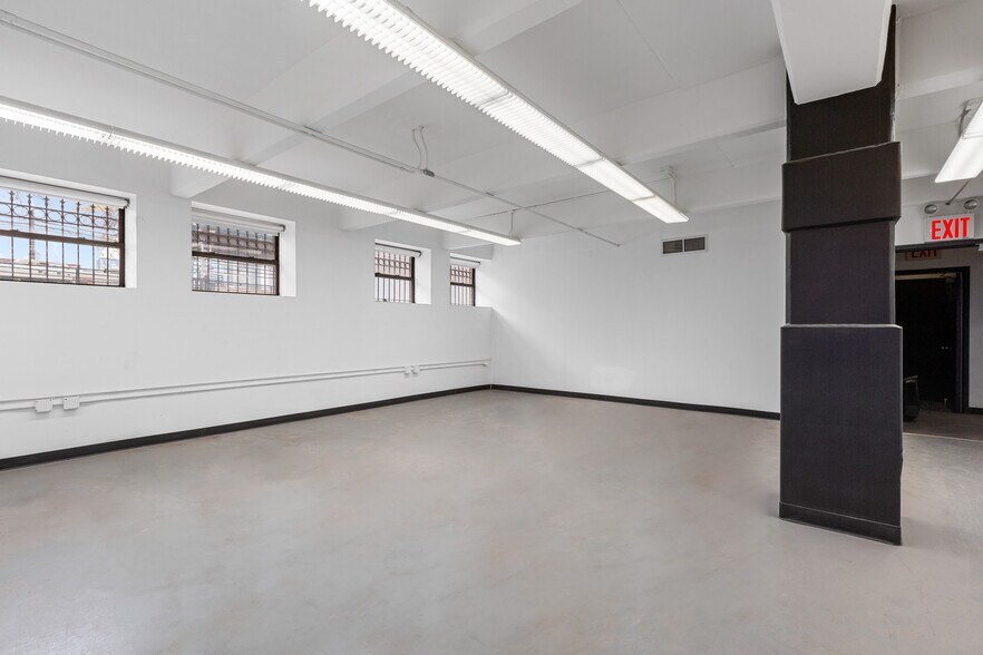 More Photos Of 11-17 43rd Ave, Long Island City Office For Lease