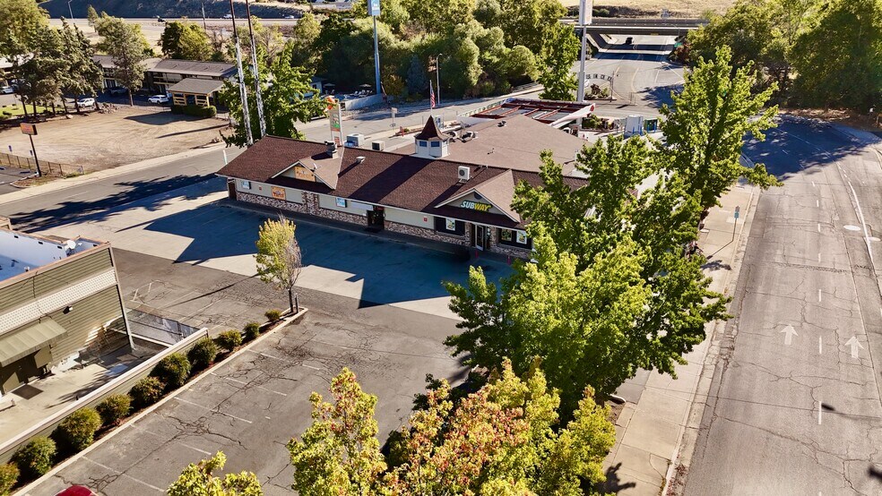 More Photos Of 115 S Main St, Yreka General Retail For Sale