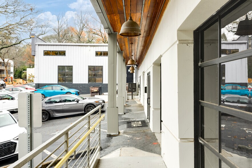 More Photos Of 704-710 Berkeley Ave, Atlanta Loft Creative Space For Lease