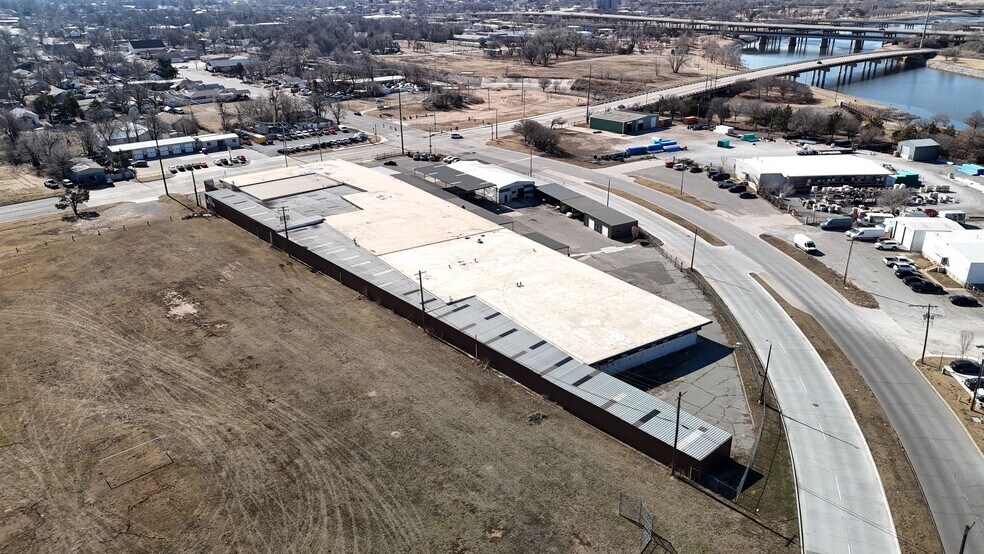 More Photos Of 1520 S Central Ave, Oklahoma City Manufacturing For Sale