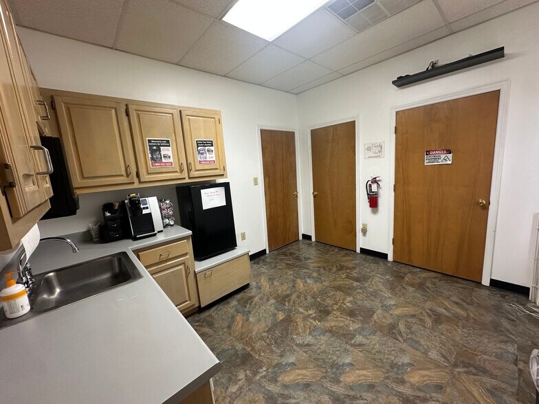 More Photos Of 22 Garlington Rd, Greenville Office For Lease