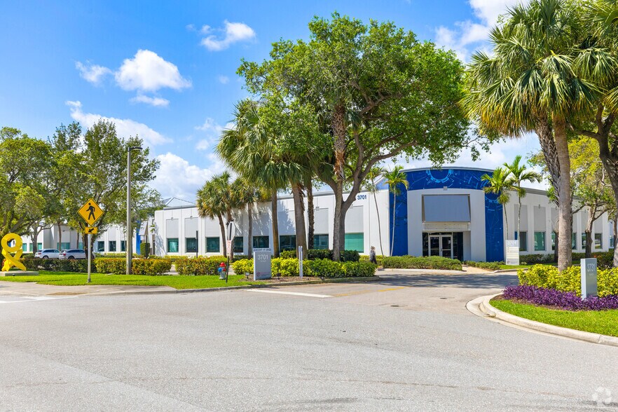 More Photos Of 3998 FAU Blvd, Boca Raton Unknown For Lease