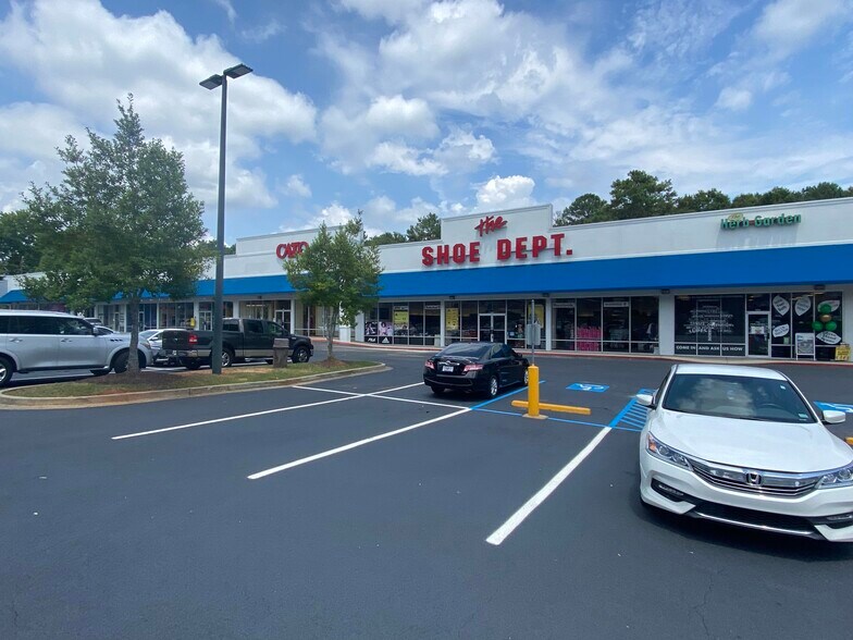 More Photos Of 697 Davis Rd, Stockbridge Unknown For Sale