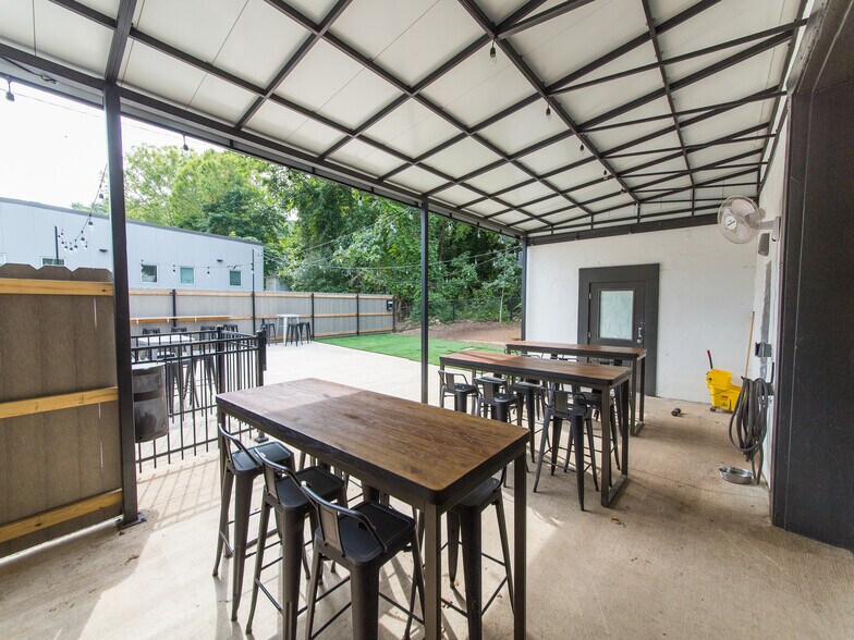 More Photos Of 51 Sweeten Creek Rd, Asheville Freestanding For Lease