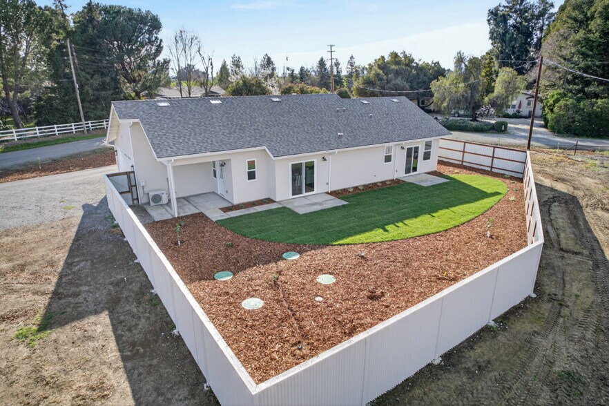 More Photos Of 25265 Carlsbad Ave, Davis Apartments For Sale