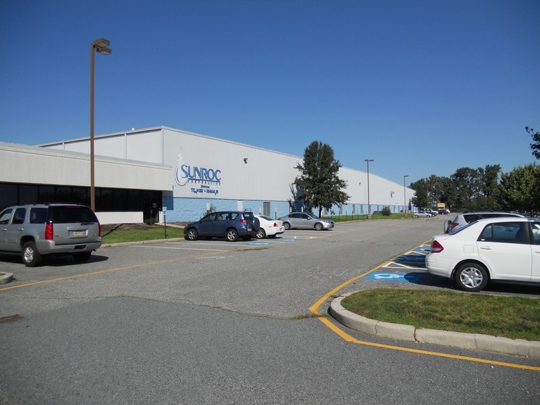 Primary Photo Of 60 Starlifter Ave, Dover Warehouse For Lease