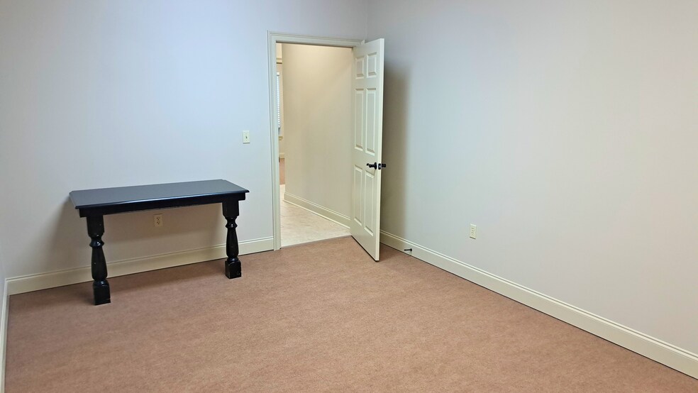 More Photos Of 16851 Jefferson Hwy, Baton Rouge Office For Sale