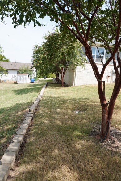 More Photos Of 212 E Broadway St, Prosper Office For Lease