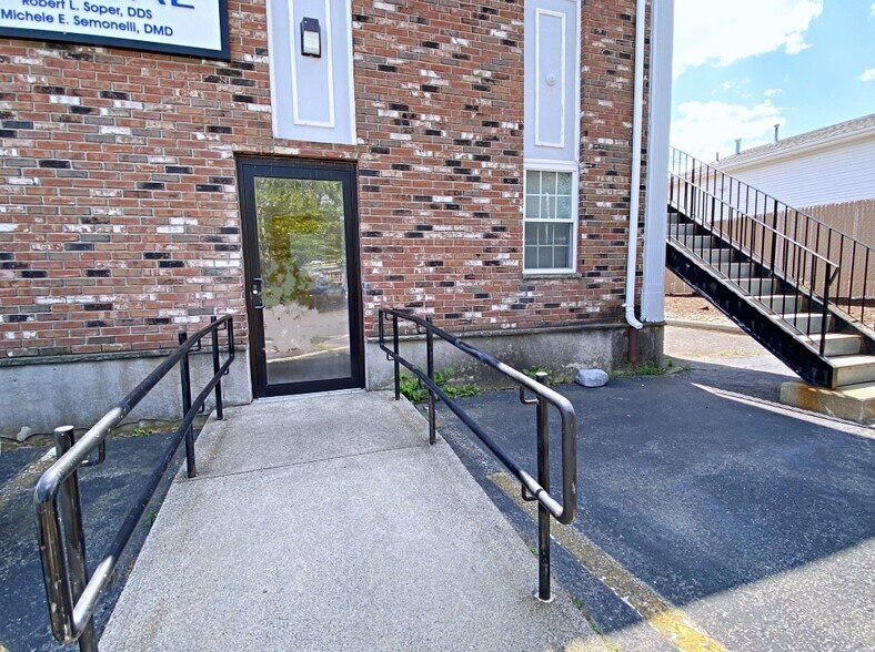 More Photos Of 25 Lowell St, Wilmington Loft Creative Space For Sale